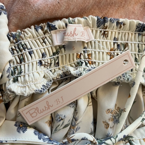 NEW WITH TAG Floral Maxi Dress with Slit (S) - Picture 4 of 4